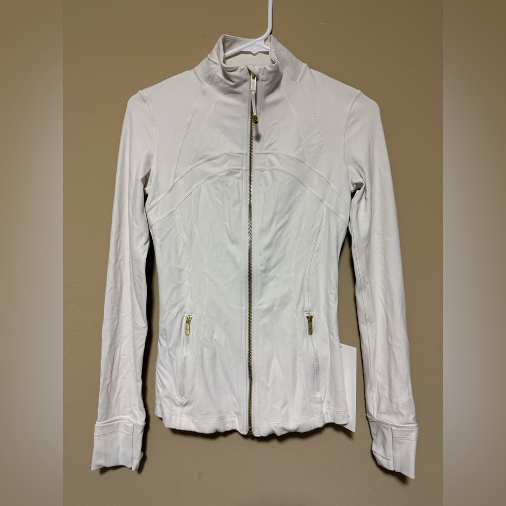 NWT LULULEMON NULU DEFINE JACKET